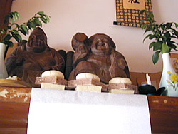 夷大黒に供えた餅